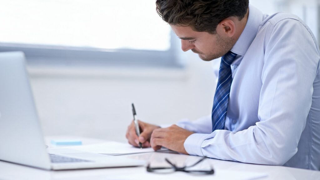 Habilidades de um advogado: como a pós-graduação pode transformar sua carreira
