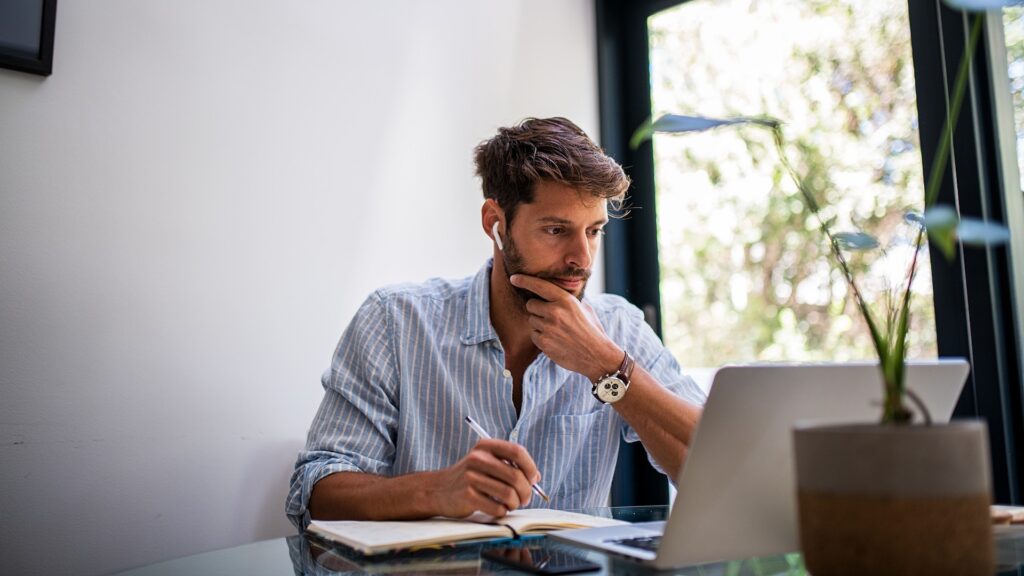 Como é estudar Direito online? Funciona? Tire suas dúvidas!