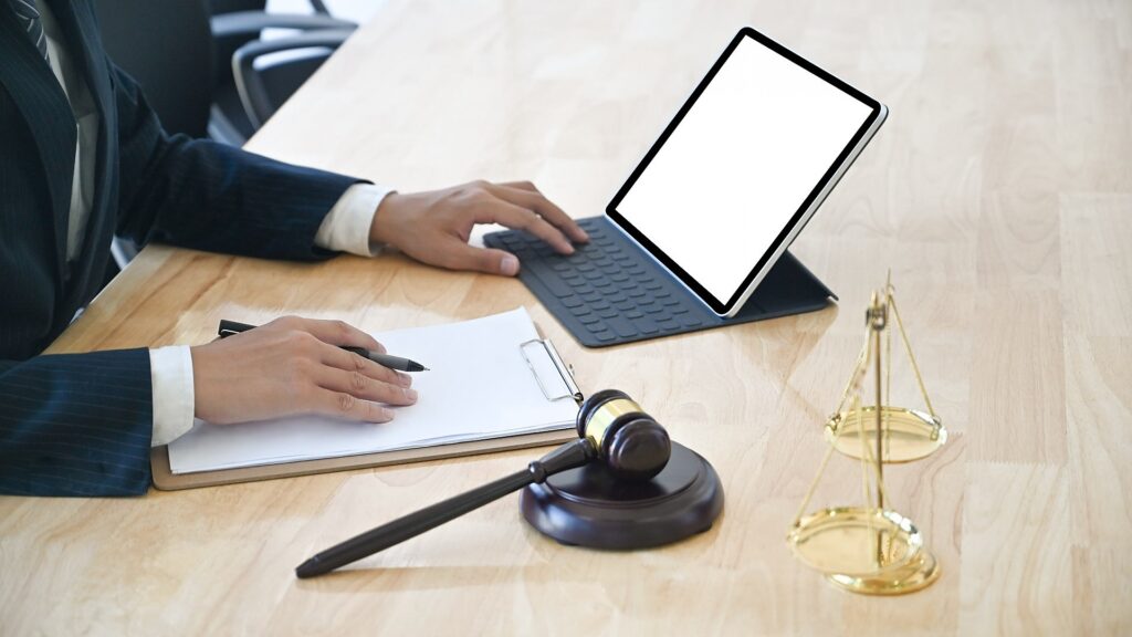 Entenda mais sobre a pós em advocacia cível e veja por que investir