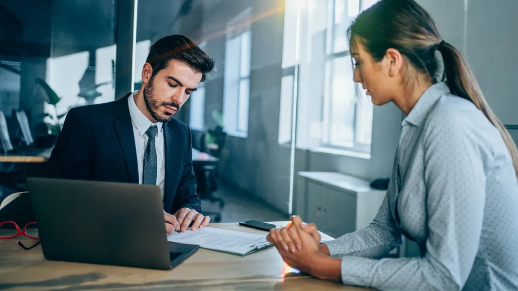 O que faz um advogado corporativo? Saiba mais sobre esse papel e suas atribuições!